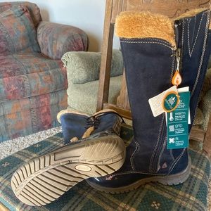 Brand new snow/rain boots